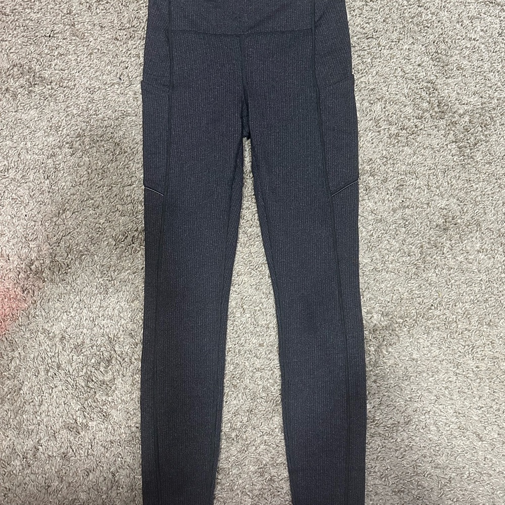 Lululemon Dark Gray Textured Leggings with pockets